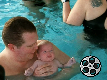 2012-03-20-Emilia beim Babyschwimmen.MPG